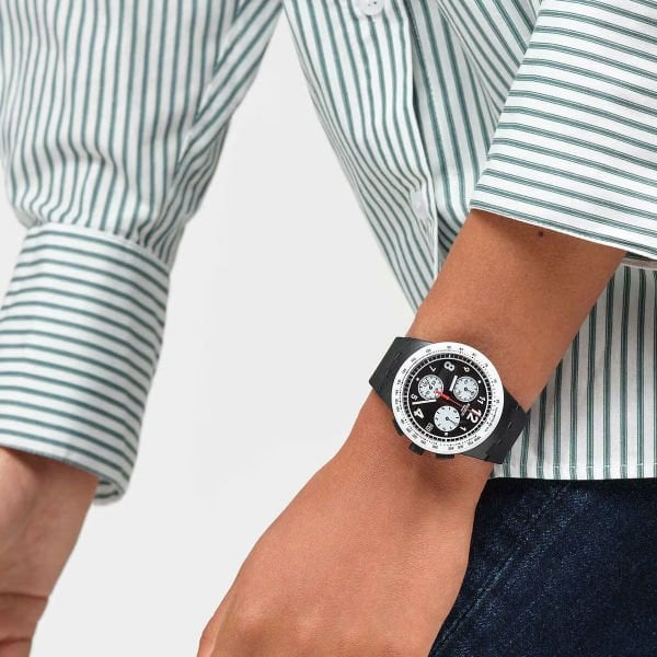 SUSB420 Swatch Nothing Basic About Black Erkek Kol Saati