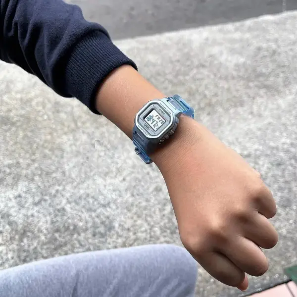 Casio LA-20WHS-2ADF Dijital Kol Saati