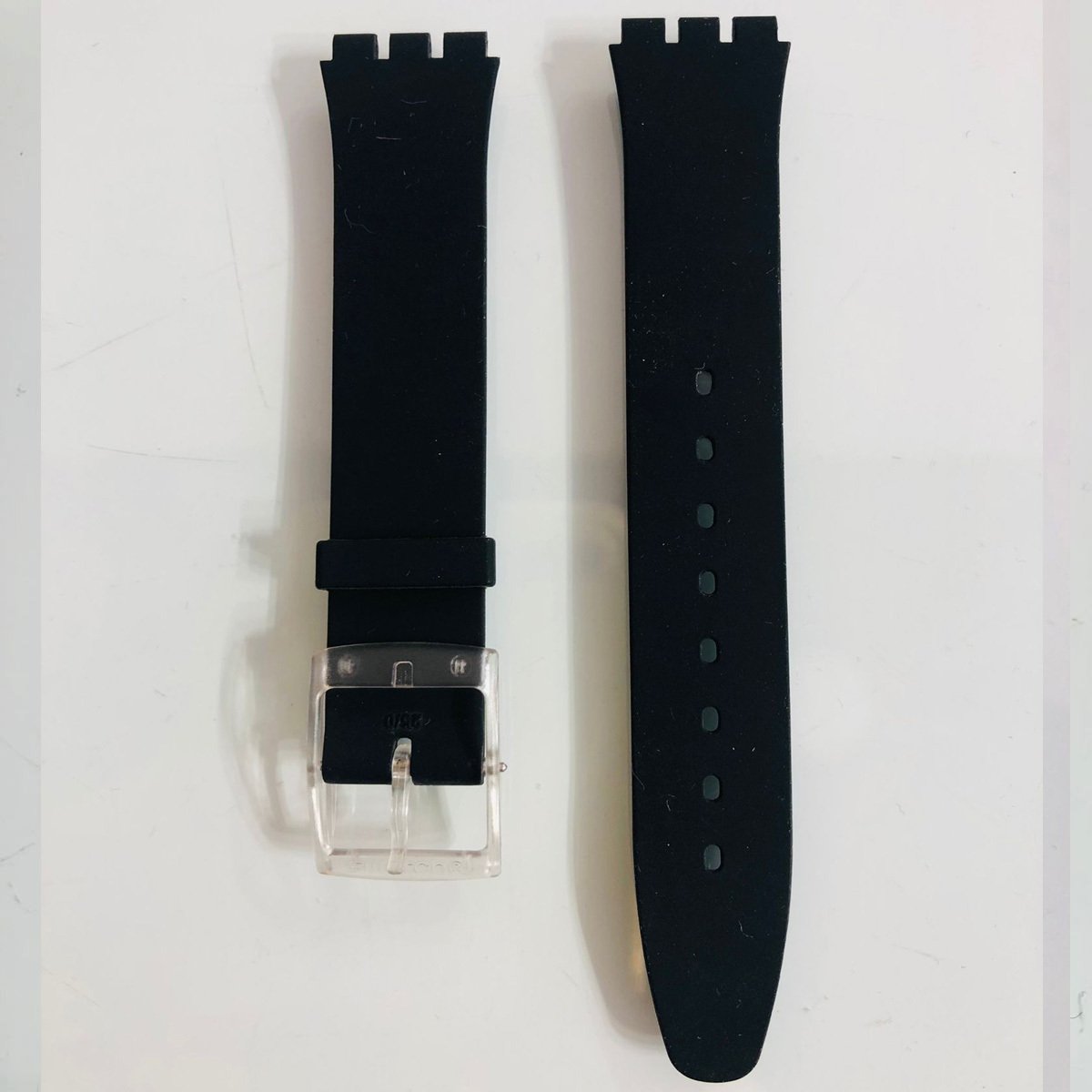 Swatch ASFK Siyah Silikon Kordon