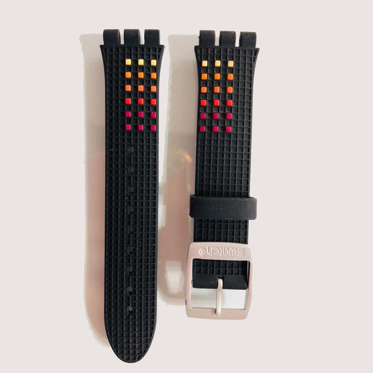 Swatch AYCS-6 Siyah Silikon Kordon