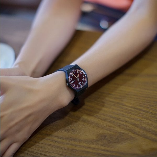 Swatch SO28B704 (GB753) Unisex Kol Saati