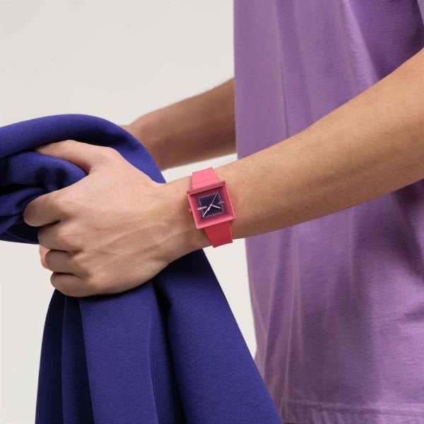 Swatch SO34R700 SQUARELY BERRY Kol Saati
