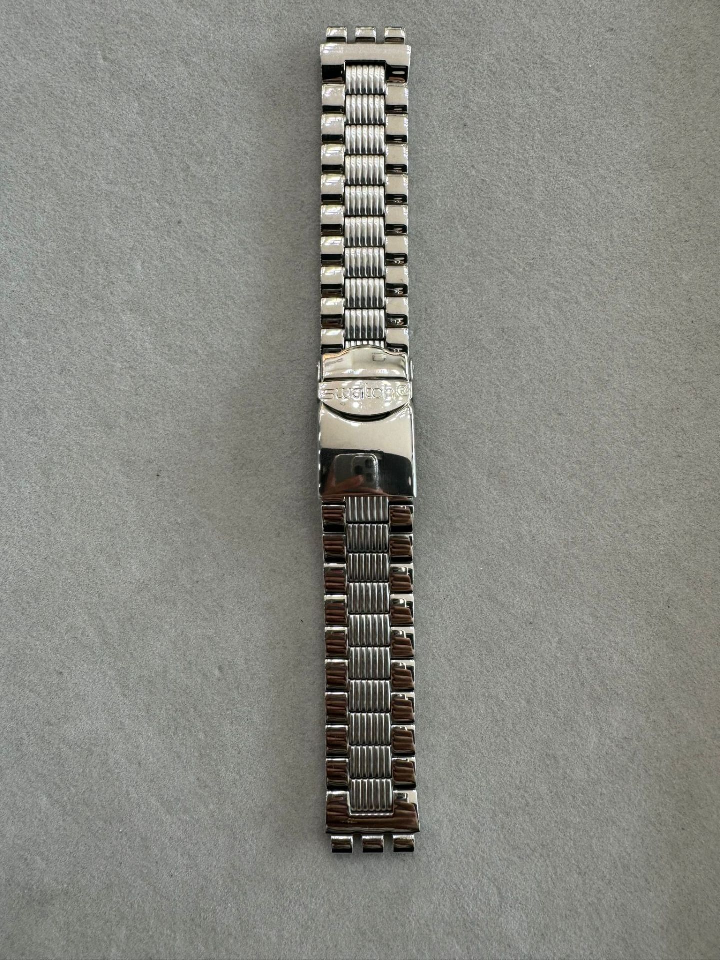 Swatch AYLS6 Metal Kordon